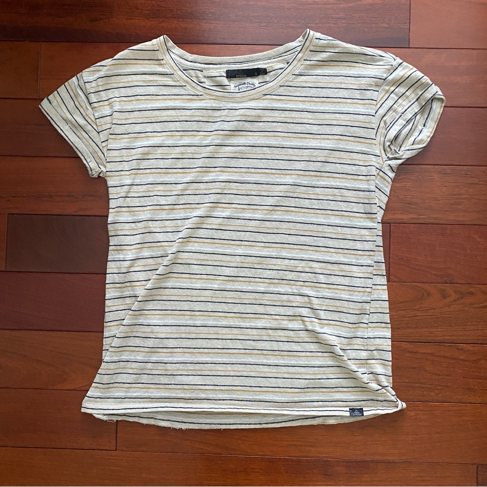 Prana T shirt size small